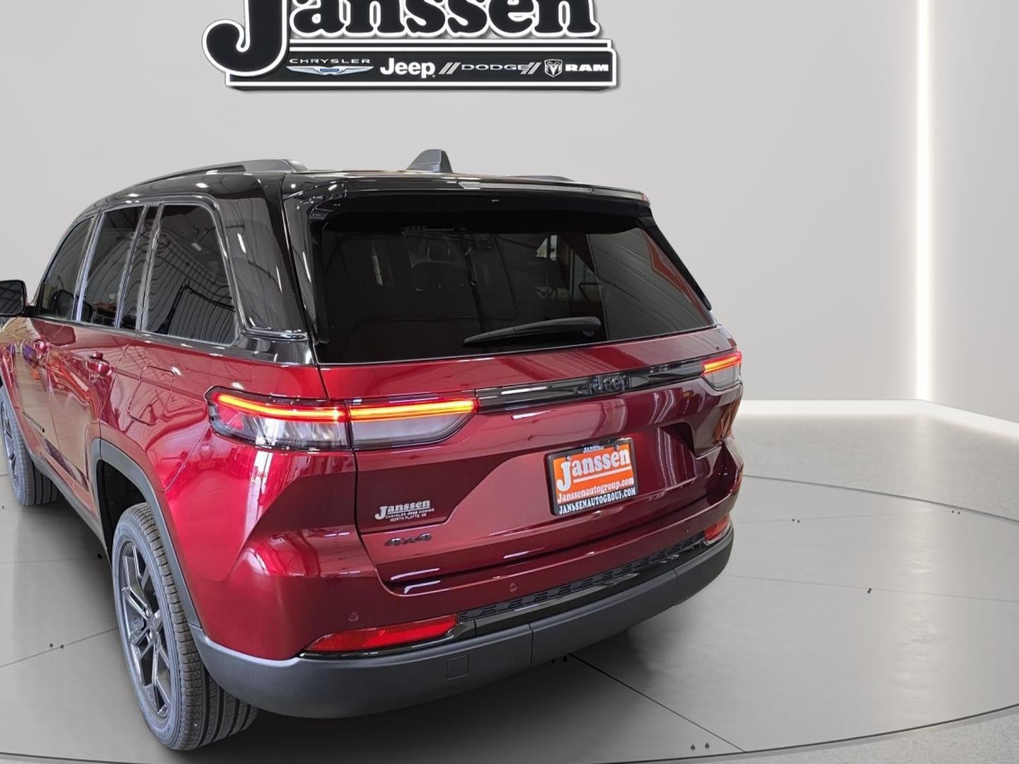 2025 Jeep Grand Cherokee GRAND CHEROKEE LIMITED 4X4