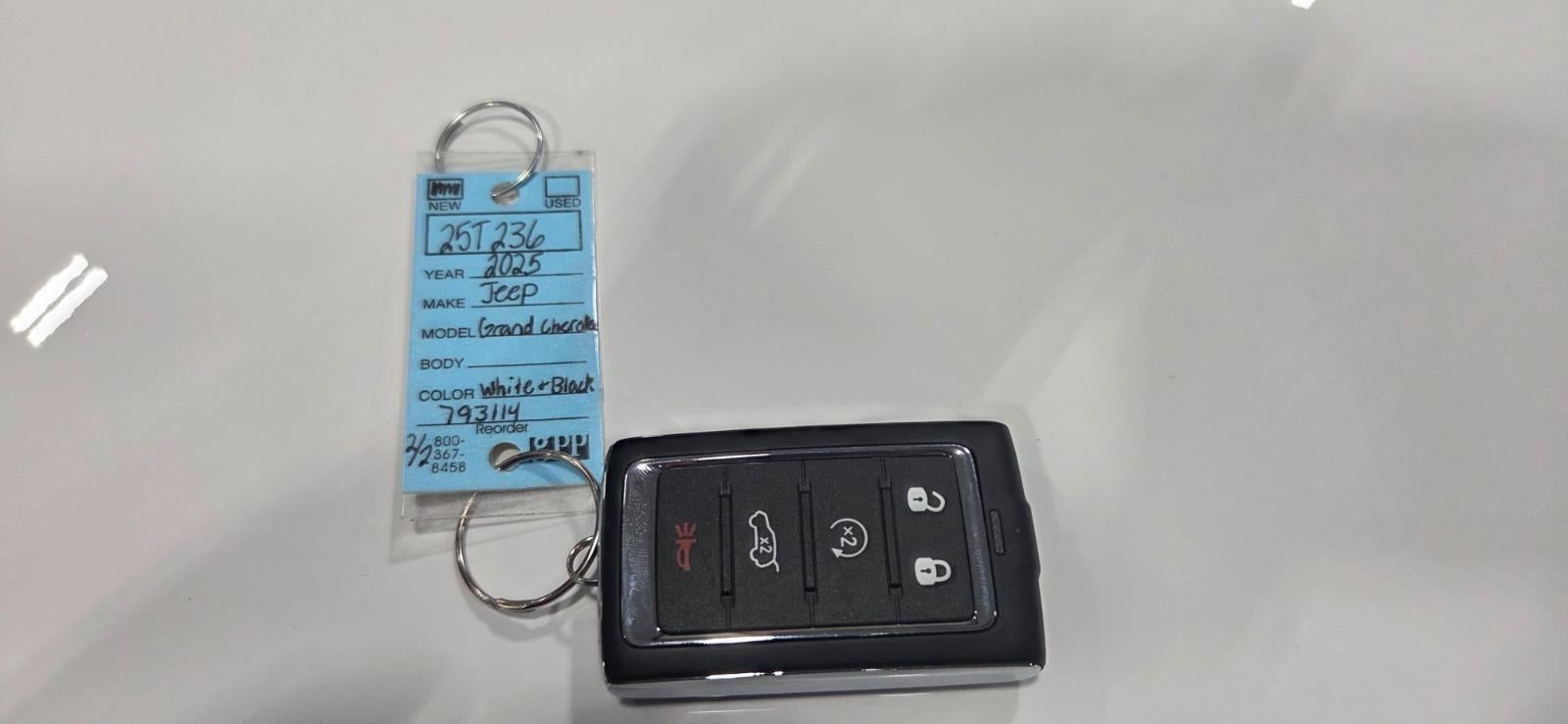 2025 Jeep Grand Cherokee GRAND CHEROKEE LIMITED 4X4