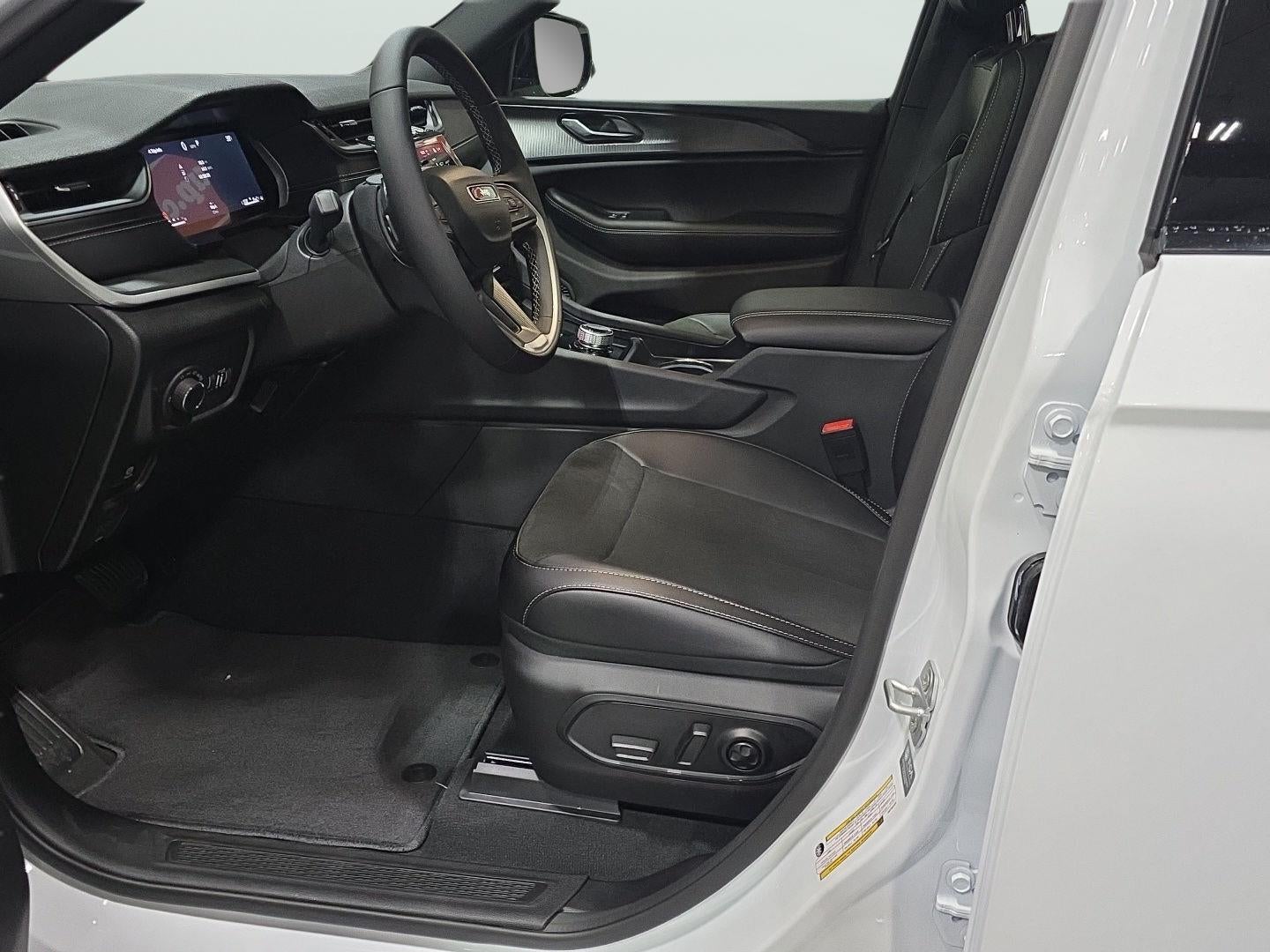 2025 Jeep Grand Cherokee L GRAND CHEROKEE L ALTITUDE X 4X4