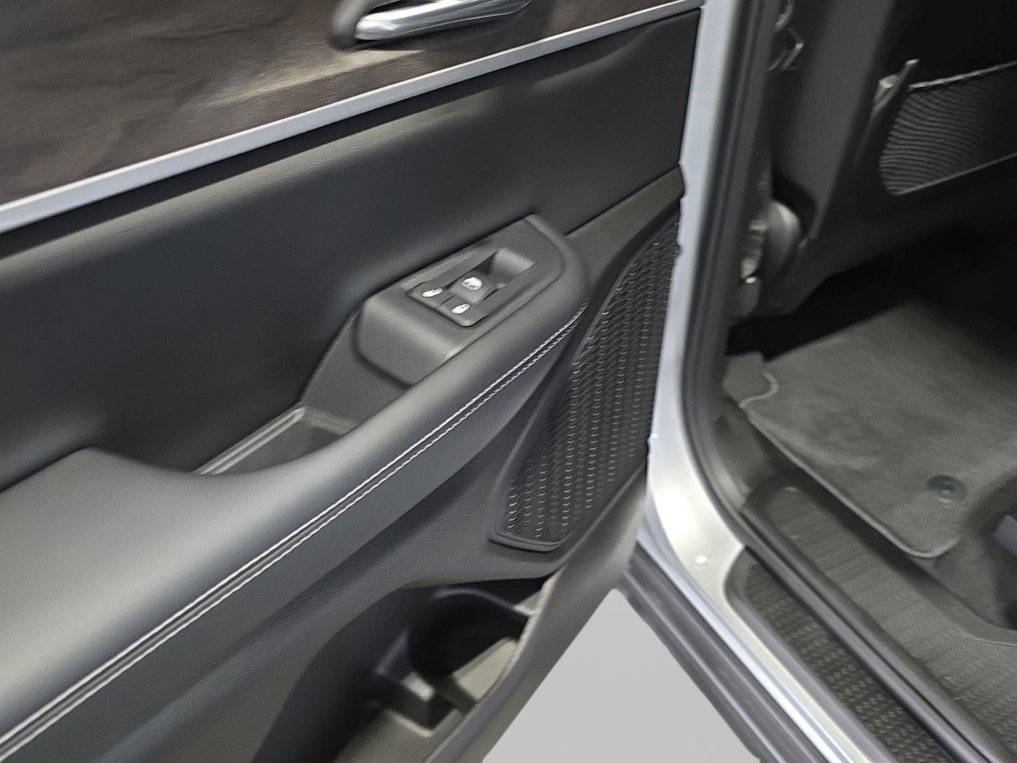 2025 Jeep Grand Cherokee L GRAND CHEROKEE L LIMITED 4X4