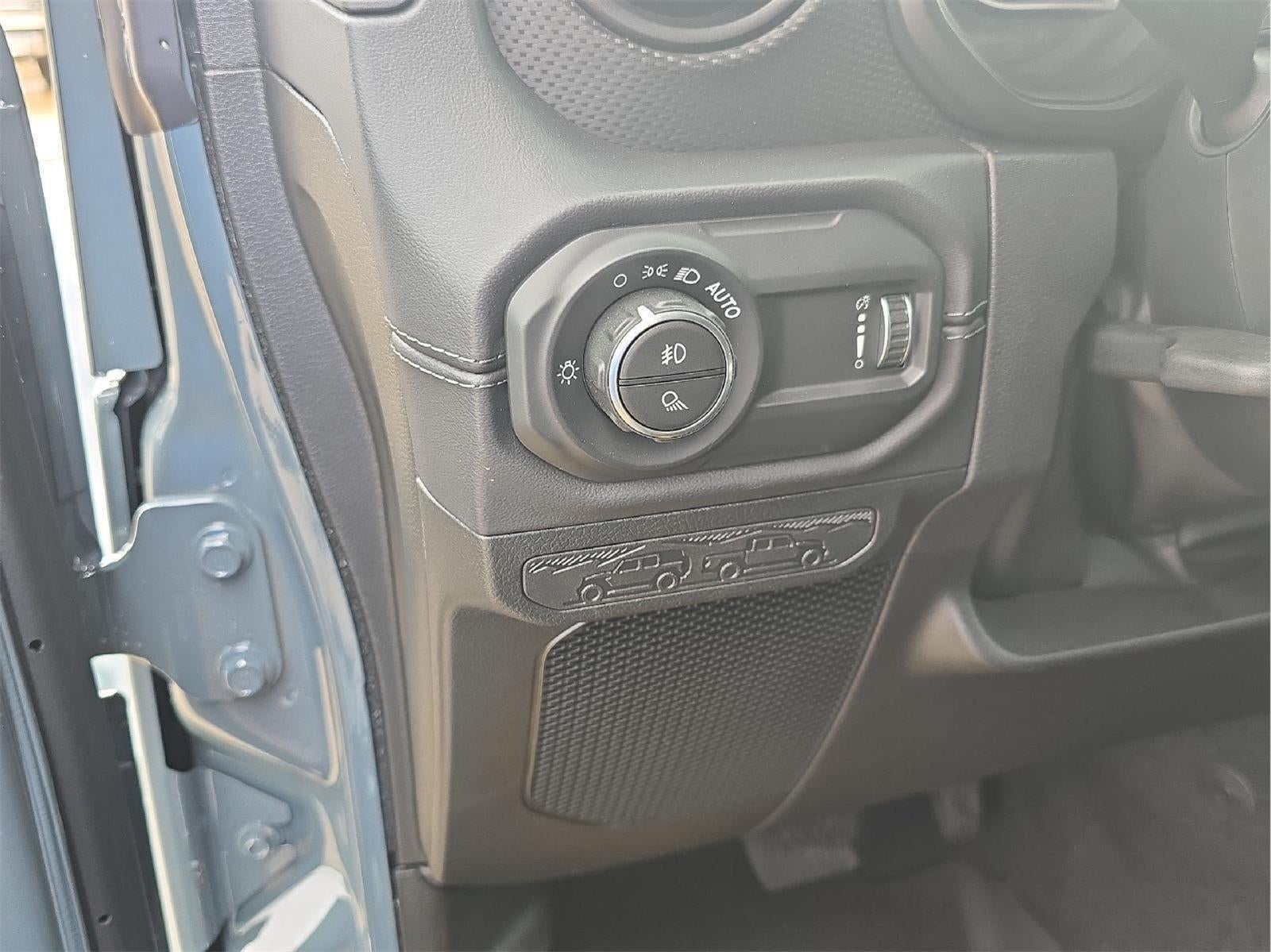 2026 Jeep Gladiator GLADIATOR SHADOW OPS 4X4