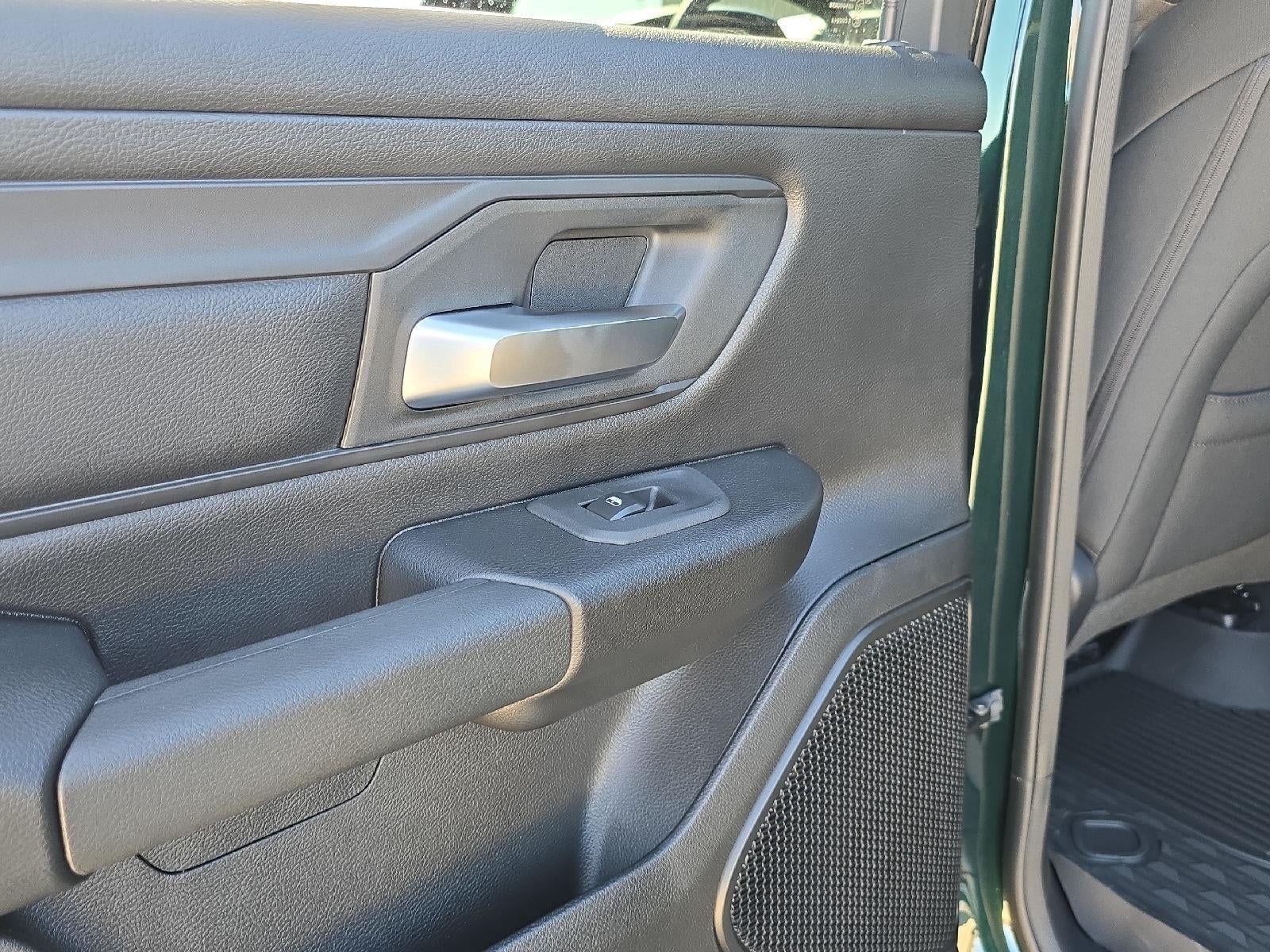 2027 RAM 1500 RAM 1500 WARLOCK CREW CAB 4X4 5'7' BOX