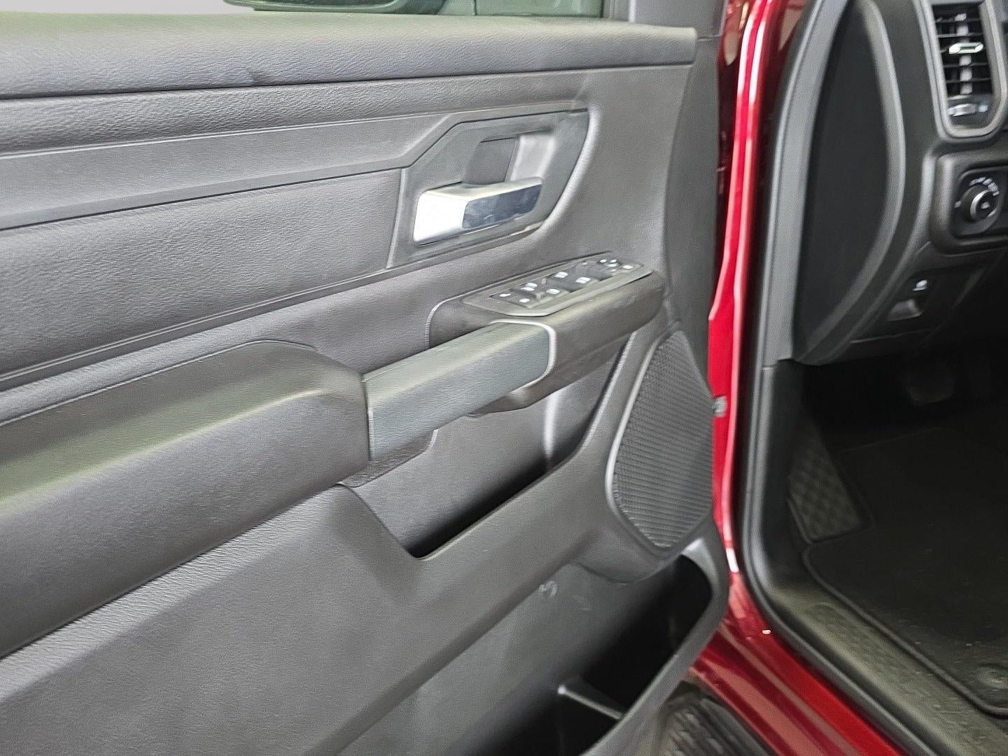 2026 RAM 1500 RAM 1500 TRADESMAN CREW CAB 4X4 5'7' BOX