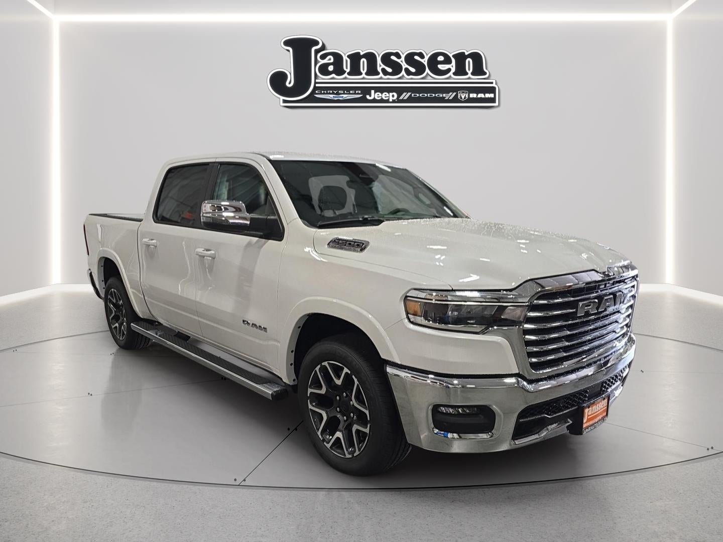 2026 RAM 1500 RAM 1500 LARAMIE CREW CAB 4X4 5'7' BOX