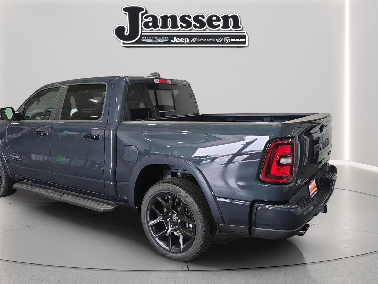 2026 RAM 1500 RAM 1500 LARAMIE CREW CAB 4X4 5'7' BOX