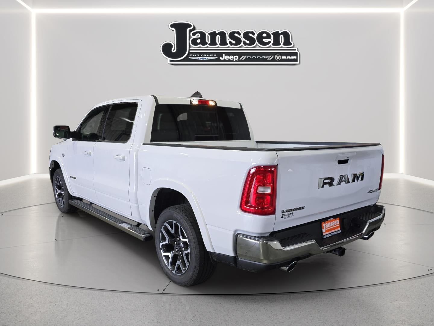 2026 RAM 1500 RAM 1500 LARAMIE CREW CAB 4X4 5'7' BOX