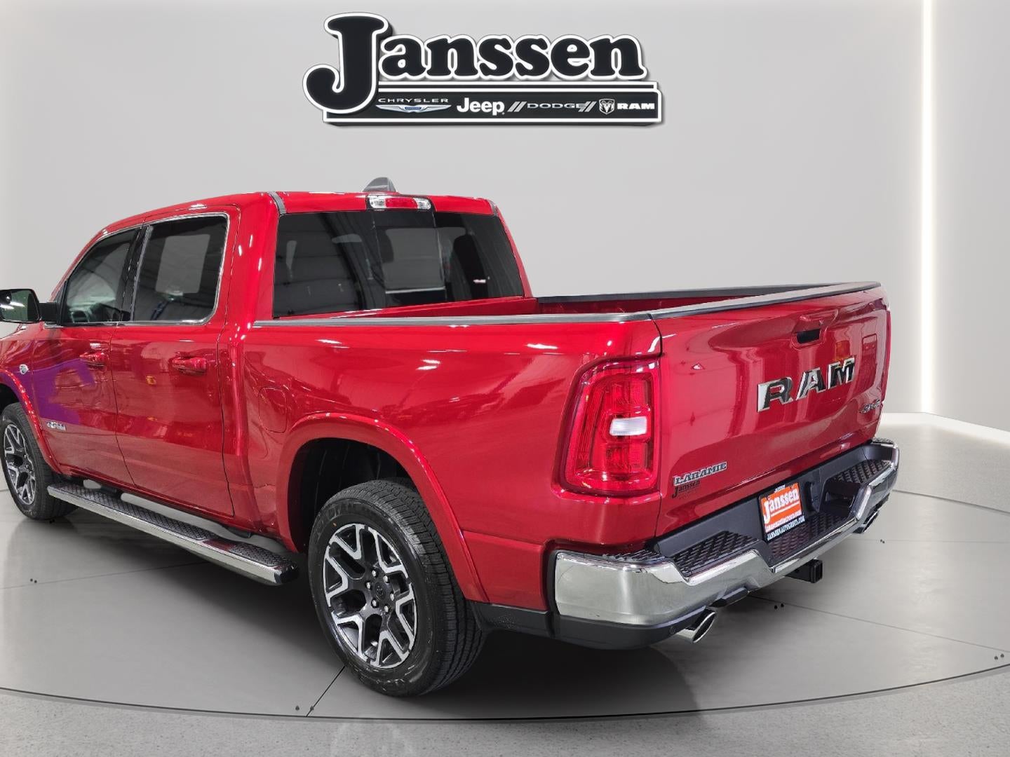 2026 RAM 1500 RAM 1500 LARAMIE CREW CAB 4X4 5'7' BOX