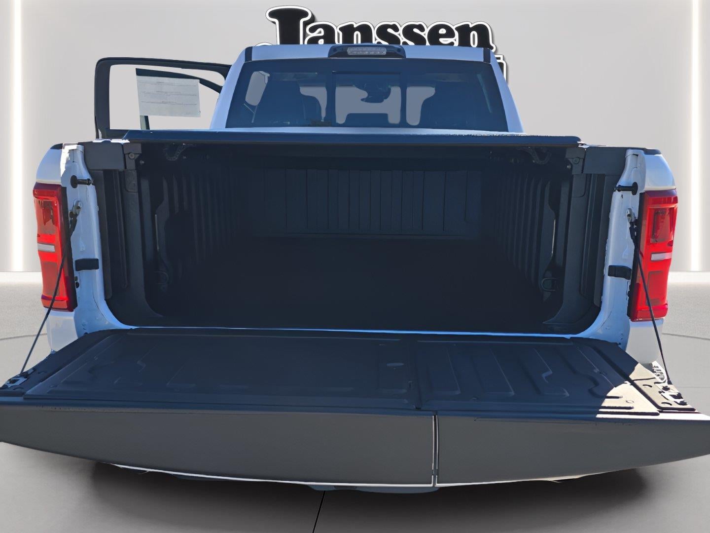2027 RAM 1500 RAM 1500 TUNGSTEN CREW CAB 4X4 5'7' BOX