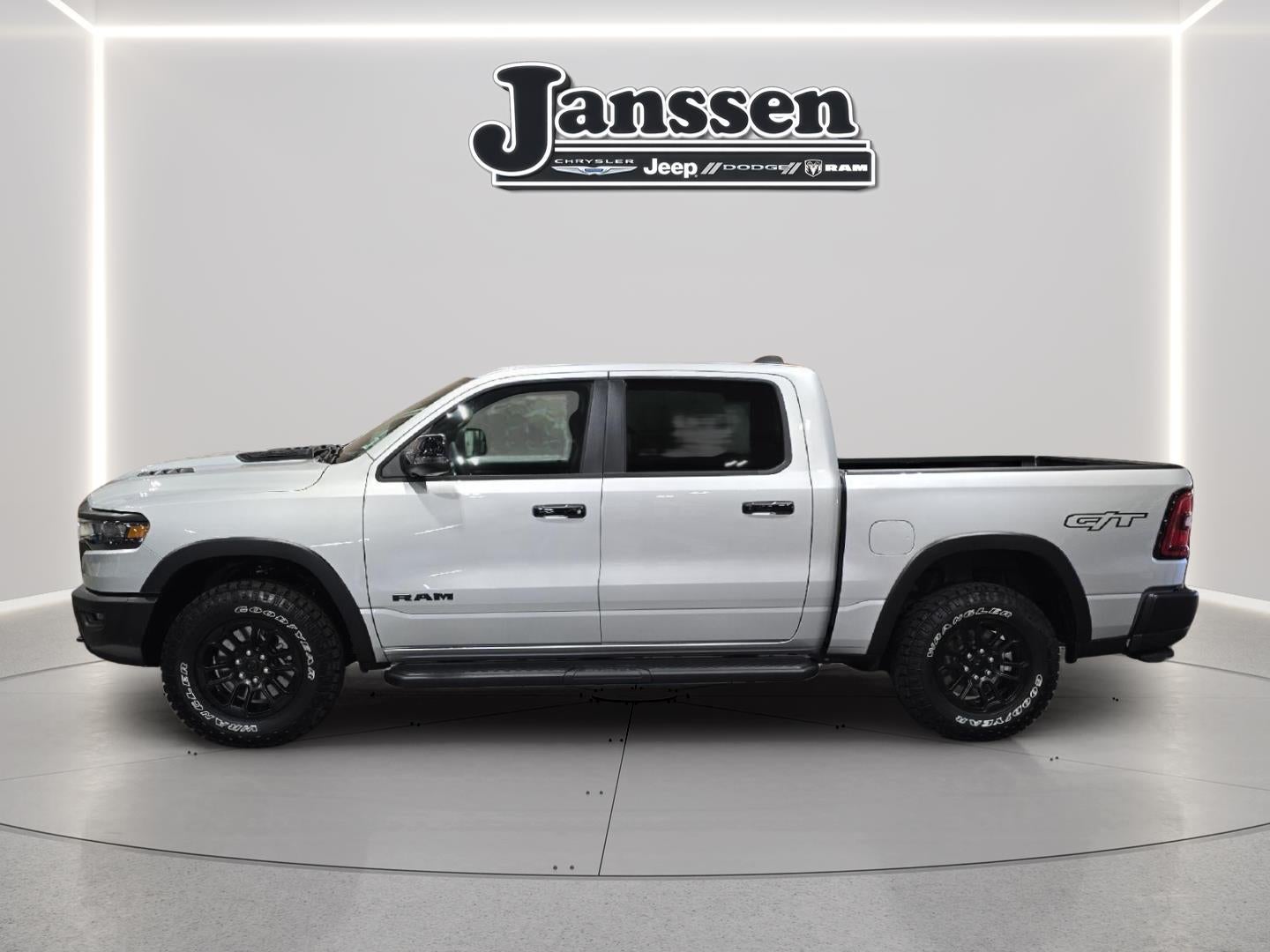 2026 RAM 1500 RAM 1500 REBEL CREW CAB 4X4 5'7' BOX