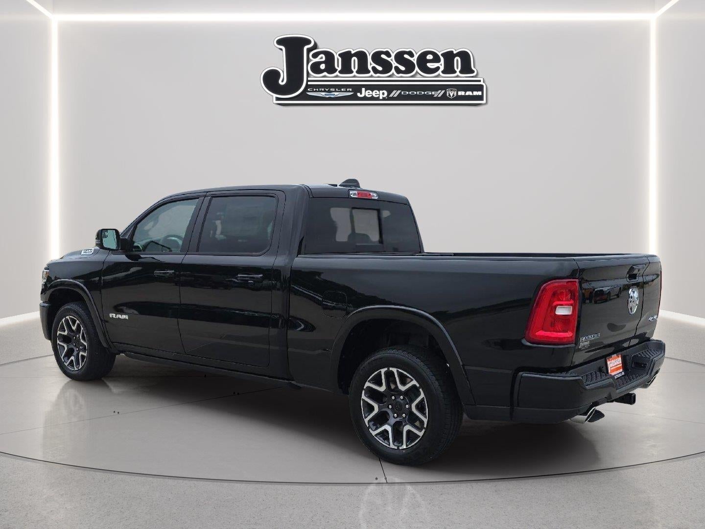 2026 RAM 1500 RAM 1500 LARAMIE CREW CAB 4X4 6'4' BOX