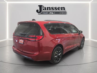 2026 Chrysler Pacifica PACIFICA SELECT AWD