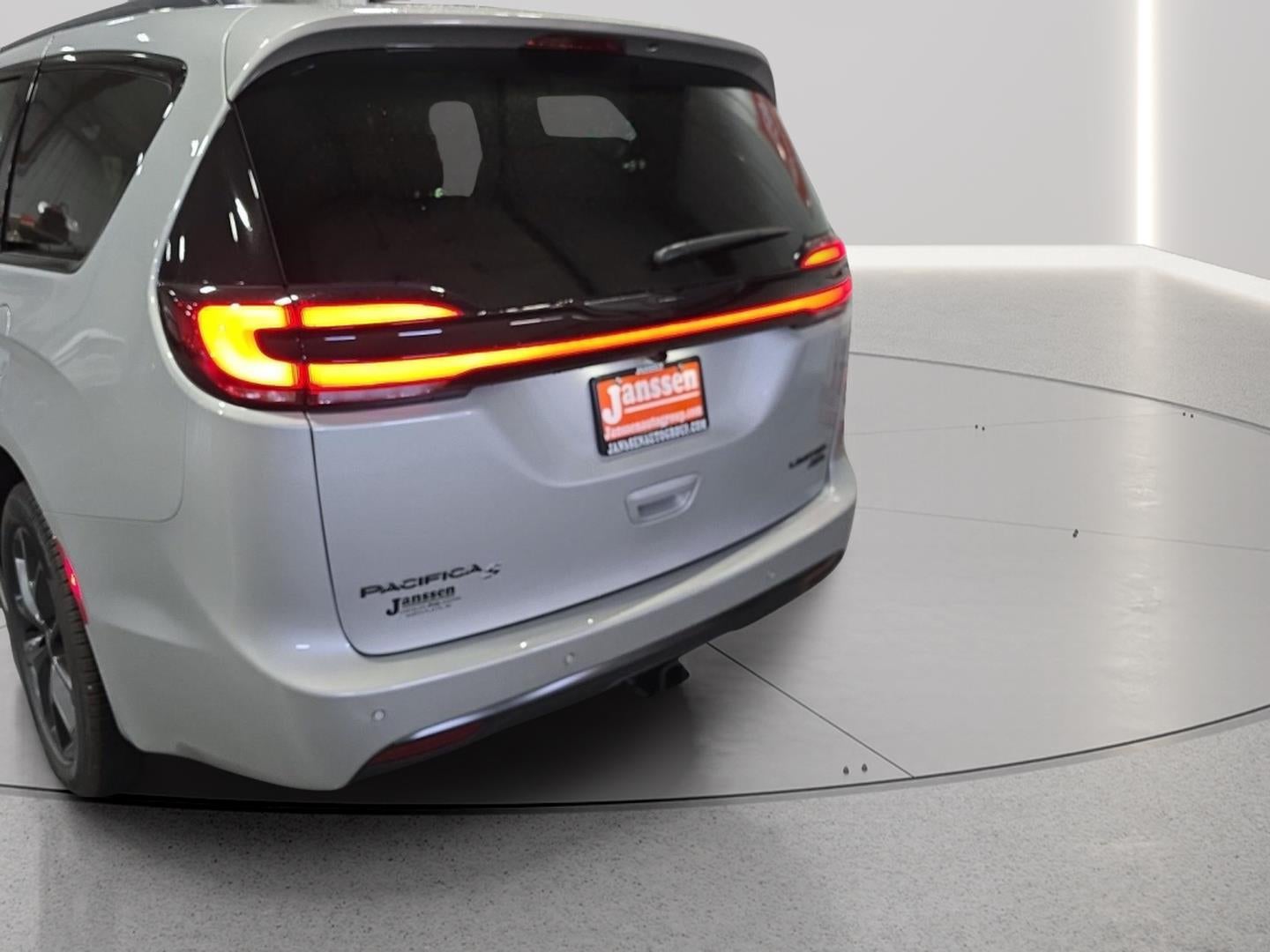 2026 Chrysler Pacifica PACIFICA LIMITED AWD