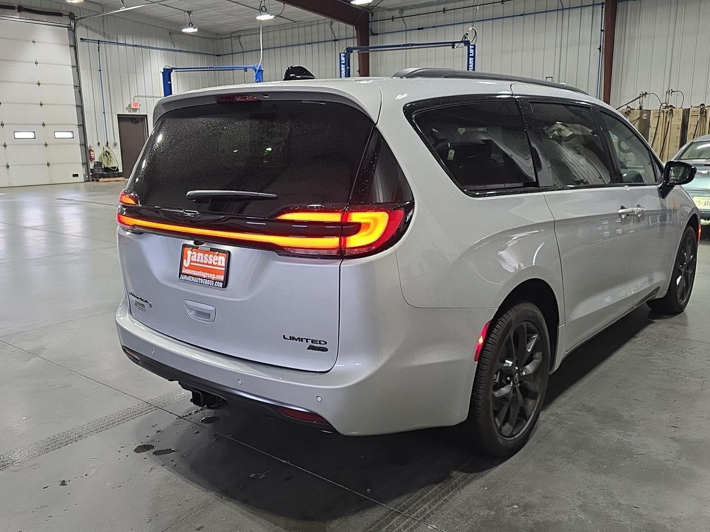 2026 Chrysler Pacifica PACIFICA LIMITED AWD