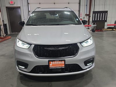 2026 Chrysler Pacifica PACIFICA LIMITED AWD