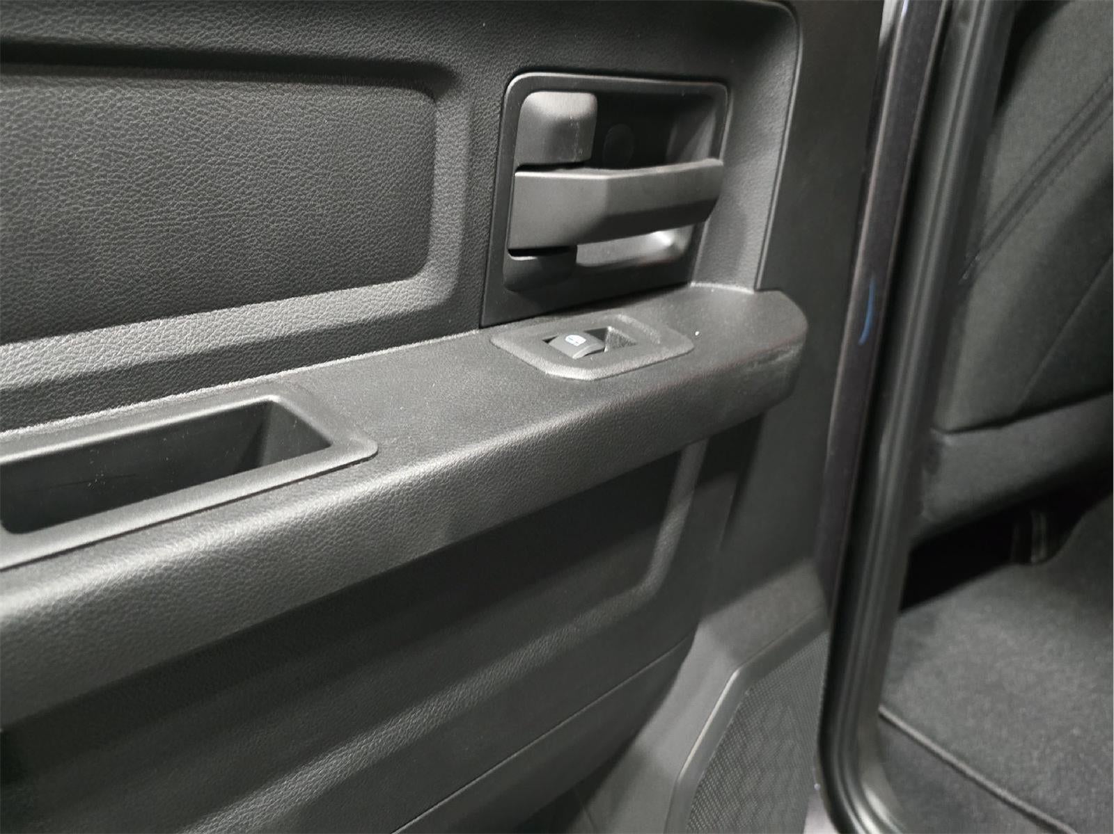 2026 RAM 3500 RAM 3500 TRADESMAN CREW CAB 4X4 6'4' BOX