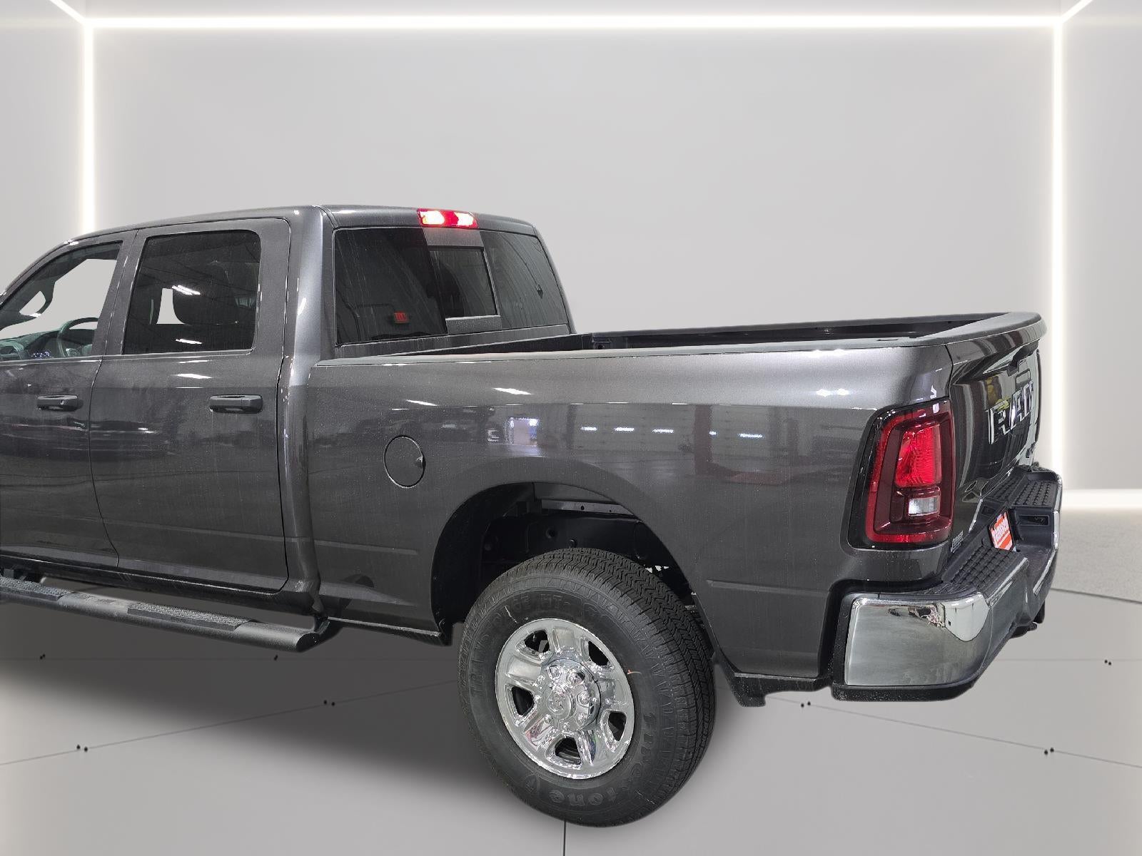 2026 RAM 3500 RAM 3500 TRADESMAN CREW CAB 4X4 6'4' BOX