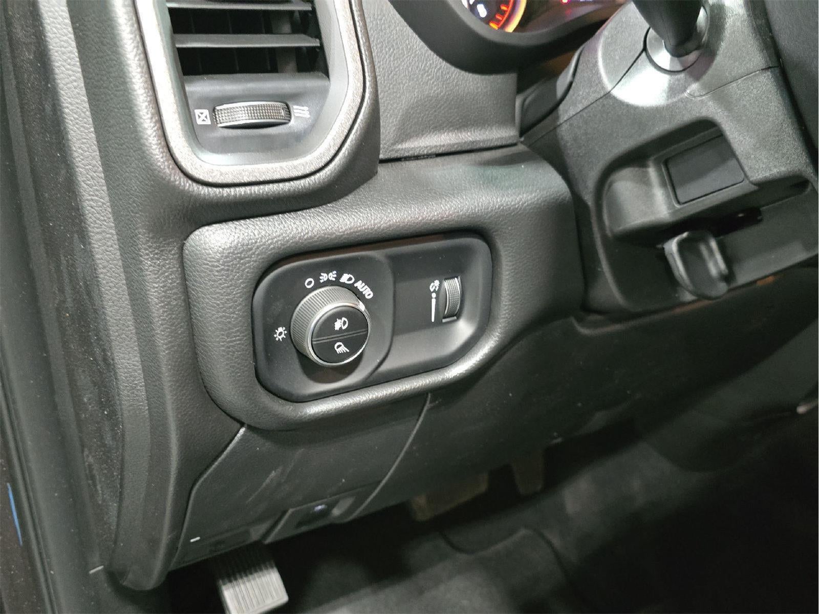 2026 RAM 3500 RAM 3500 TRADESMAN CREW CAB 4X4 6'4' BOX