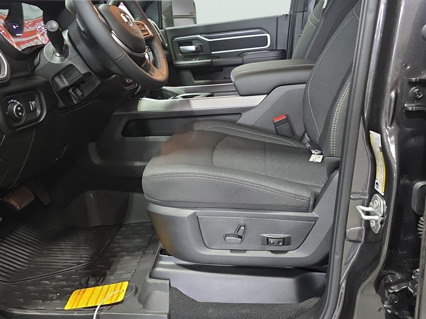 2026 RAM 3500 RAM 3500 BIG HORN CREW CAB 4X4 6'4' BOX