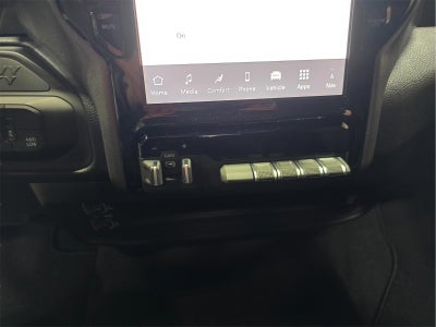 2026 RAM 3500 RAM 3500 TRADESMAN CREW CAB 4X4 8' BOX