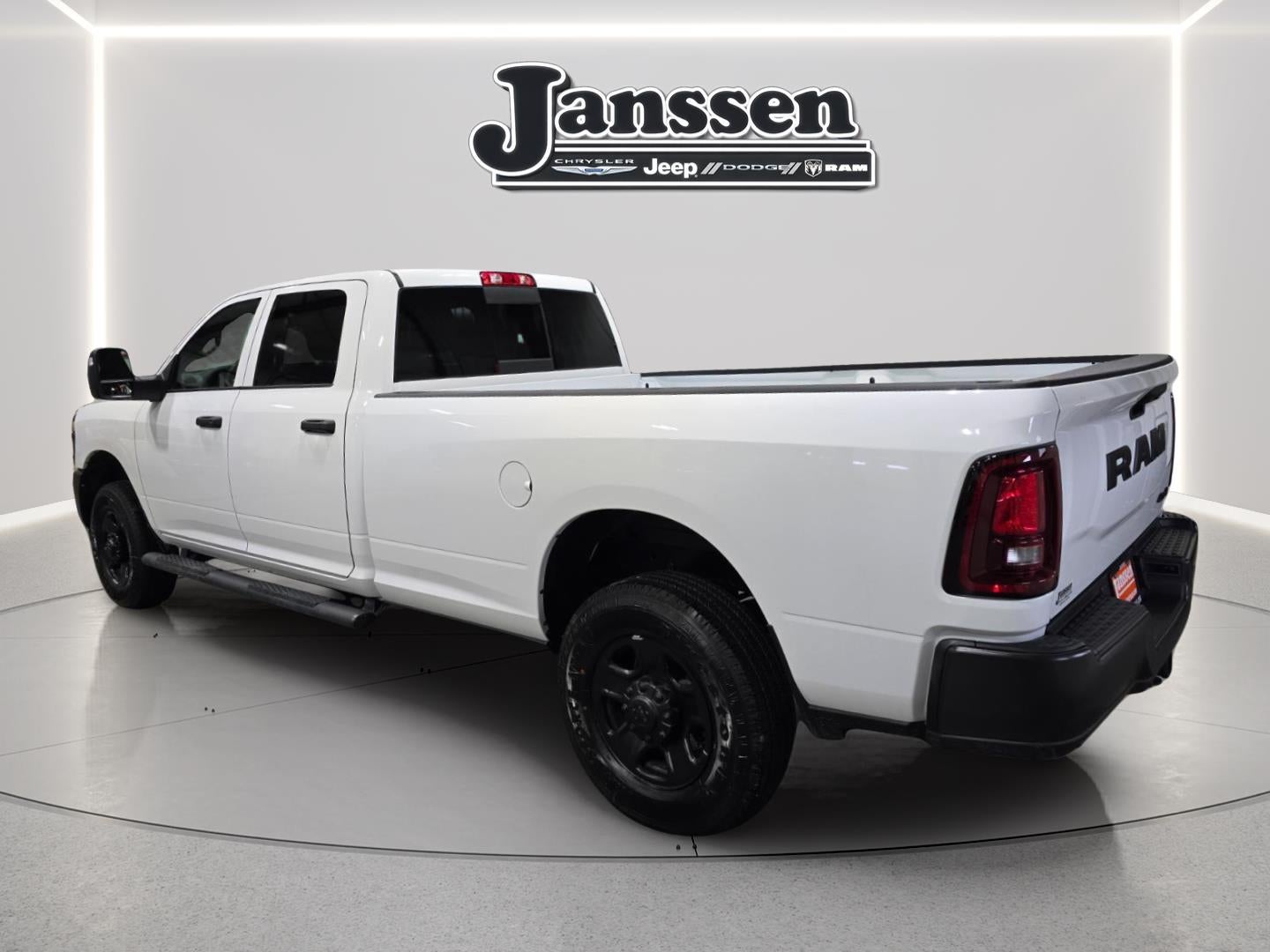 2026 RAM 3500 RAM 3500 TRADESMAN CREW CAB 4X4 8' BOX