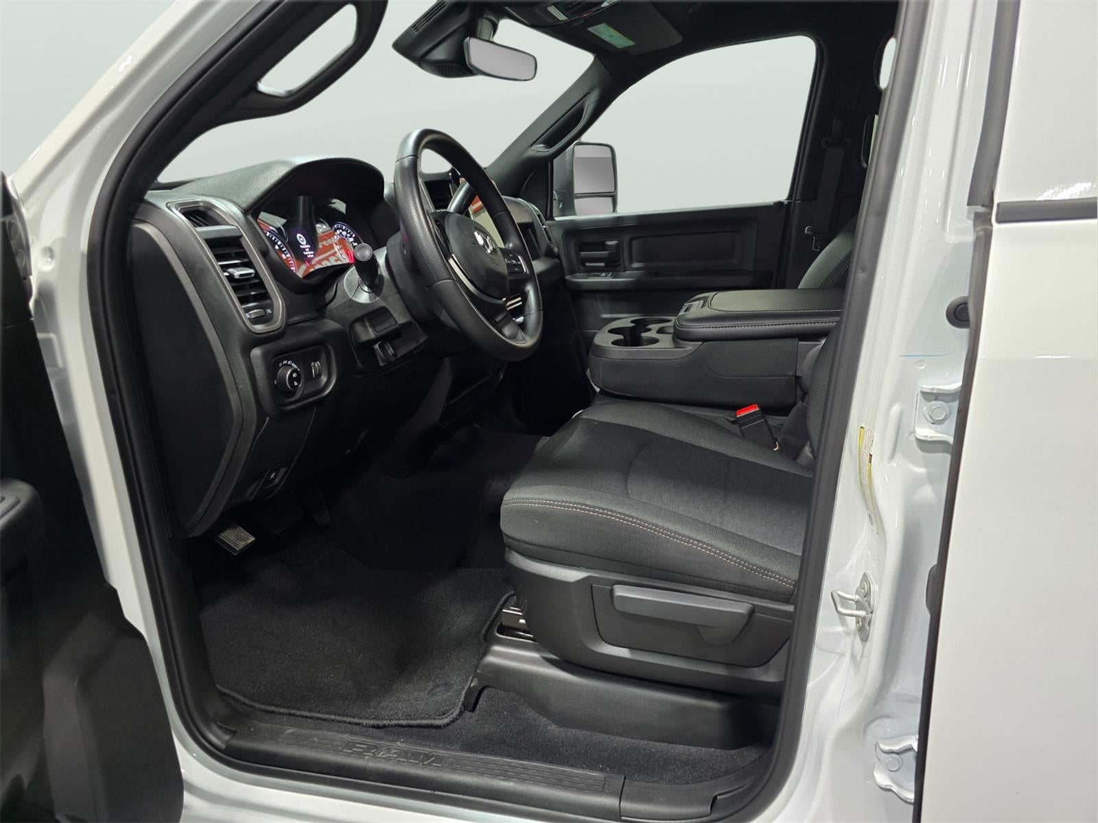 2026 RAM 3500 RAM 3500 TRADESMAN CREW CAB 4X4 8' BOX