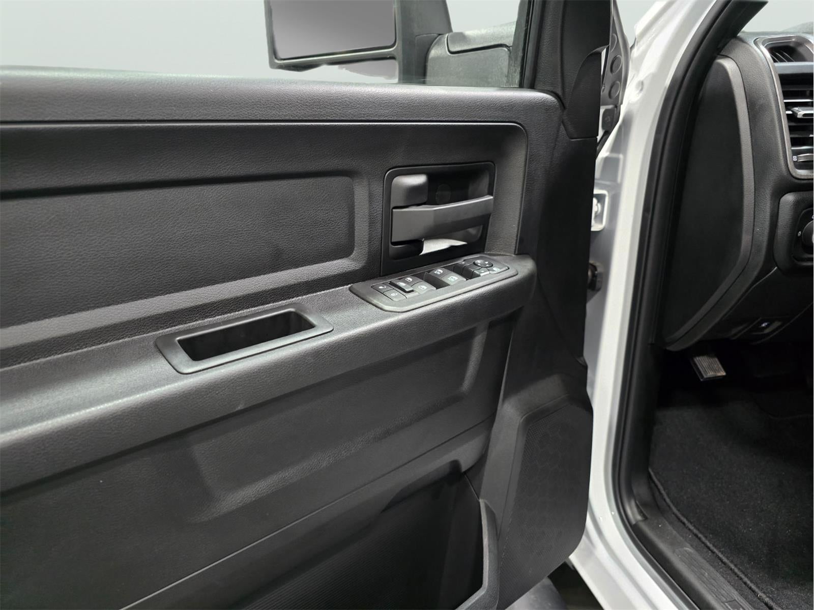 2026 RAM 3500 RAM 3500 TRADESMAN CREW CAB 4X4 8' BOX