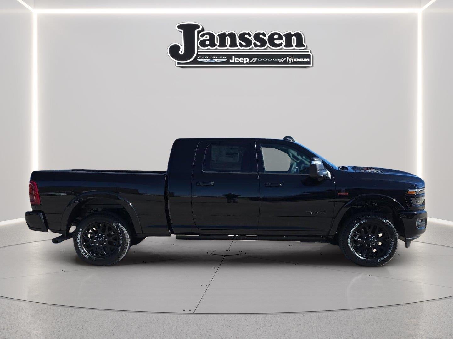 2027 RAM 3500 RAM 3500 LIMITED MEGA CAB 4X4 6'4' BOX