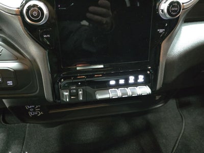 2026 RAM 2500 RAM 2500 BLACK EXPRESS CREW CAB 4X4 6'4' BOX