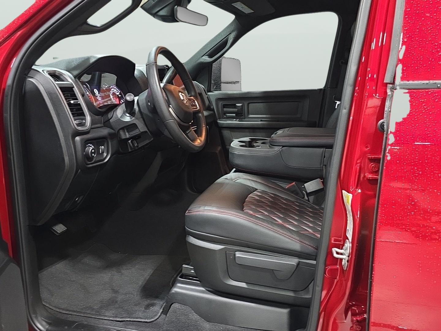 2026 RAM 2500 RAM 2500 BLACK EXPRESS CREW CAB 4X4 6'4' BOX