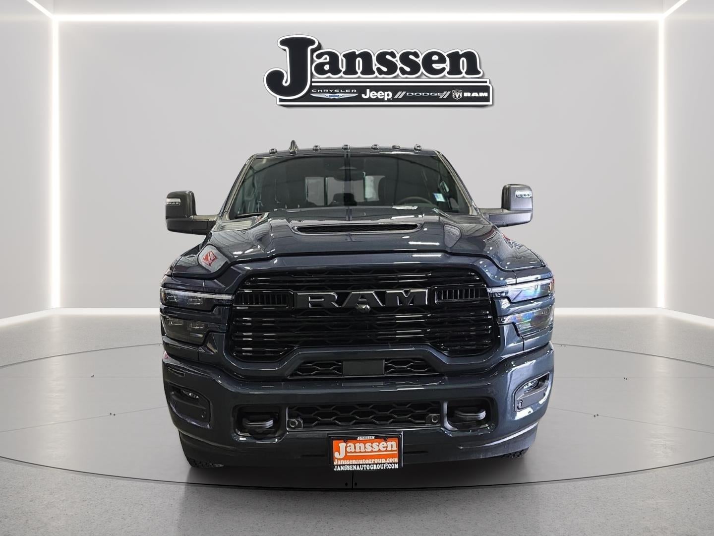 2026 RAM 3500 RAM 3500 LARAMIE CREW CAB 4X4 8' BOX