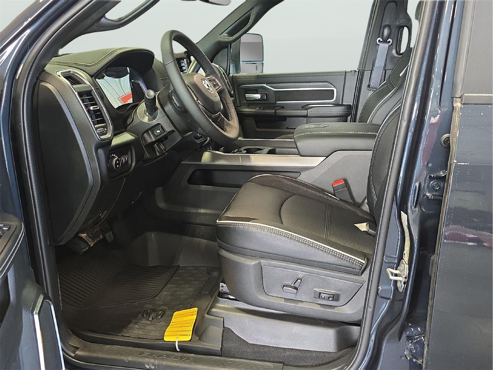 2026 RAM 3500 RAM 3500 LARAMIE CREW CAB 4X4 8' BOX