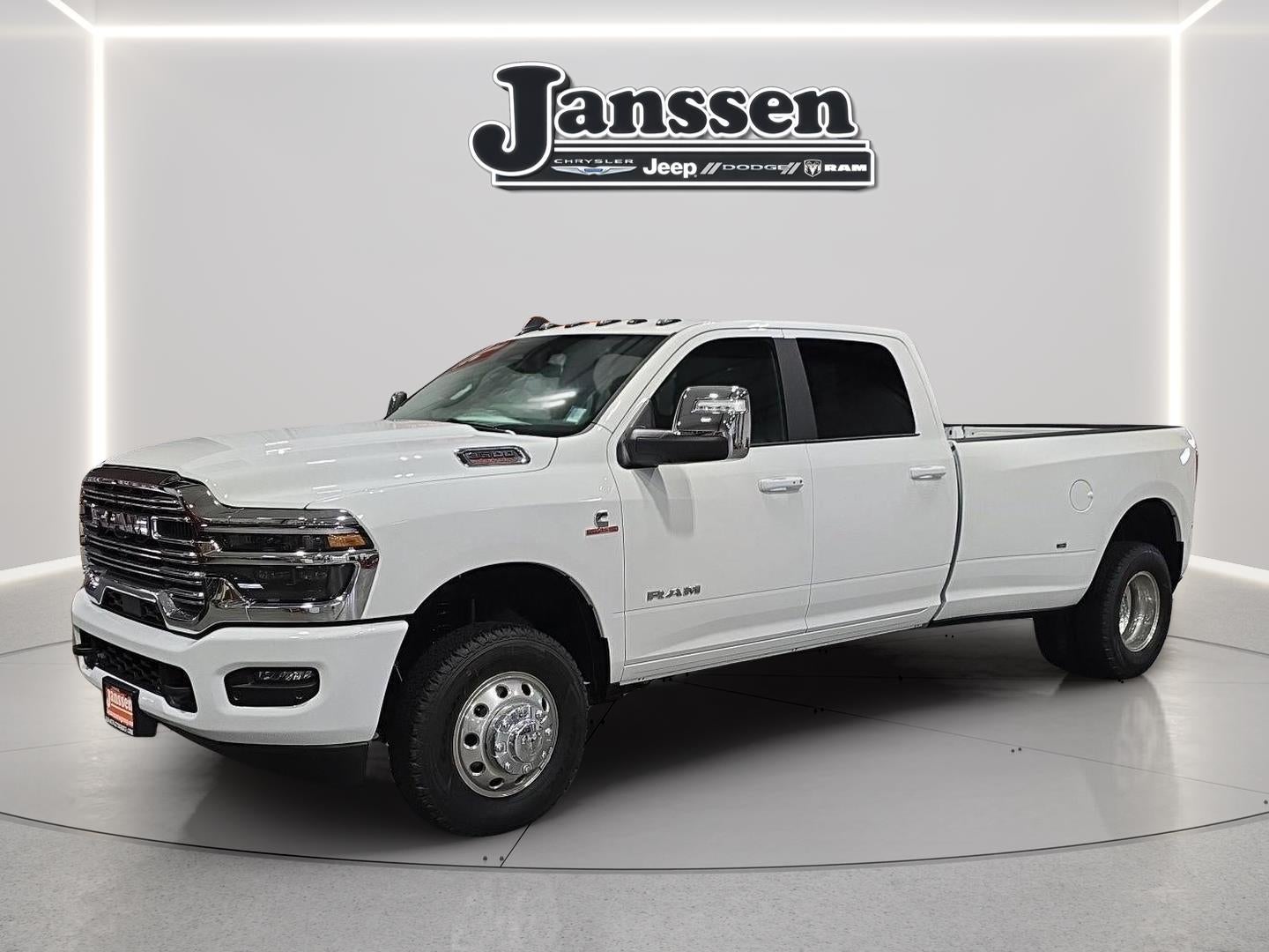 2026 RAM 3500 RAM 3500 LARAMIE CREW CAB 4X4 8' BOX