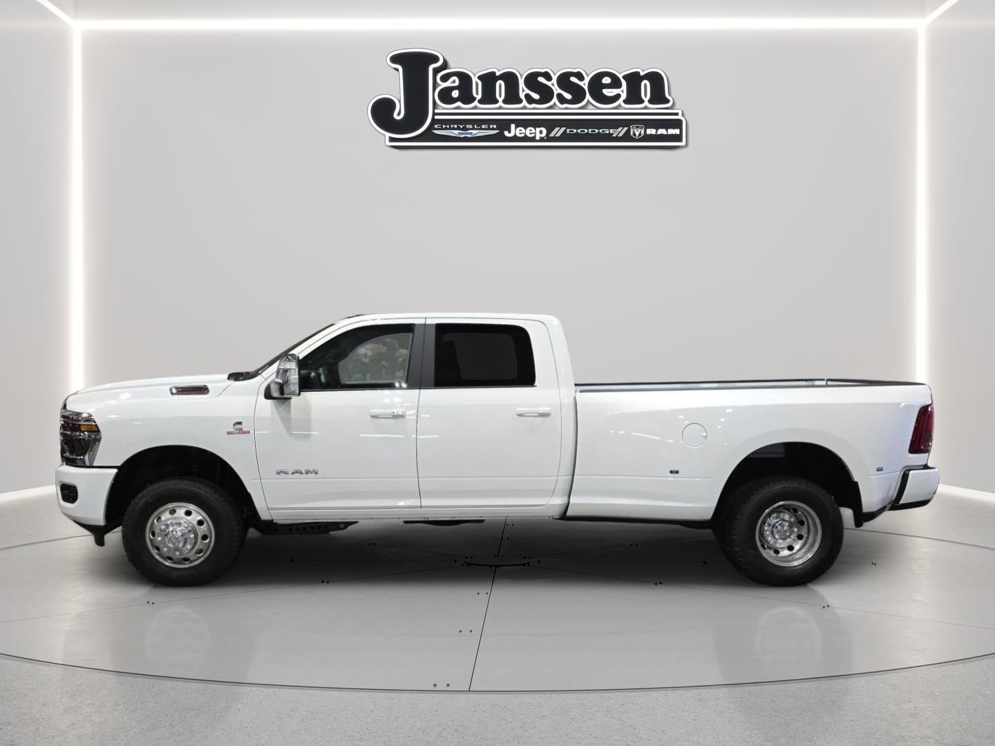 2026 RAM 3500 RAM 3500 LARAMIE CREW CAB 4X4 8' BOX
