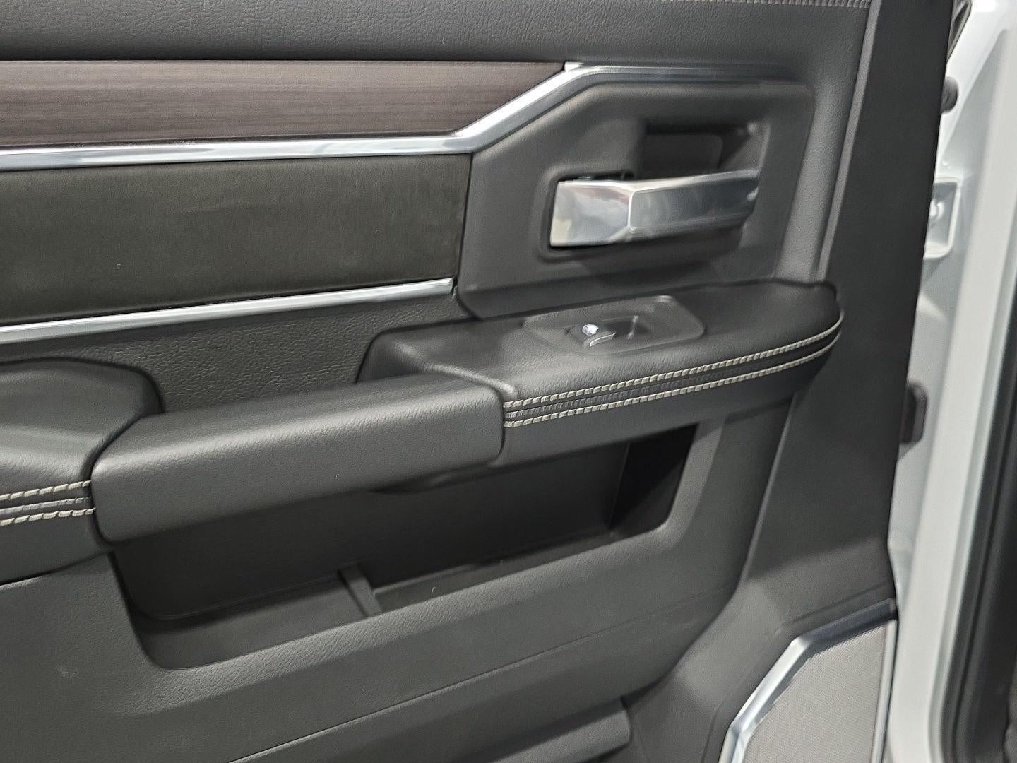 2026 RAM 3500 RAM 3500 LARAMIE CREW CAB 4X4 8' BOX