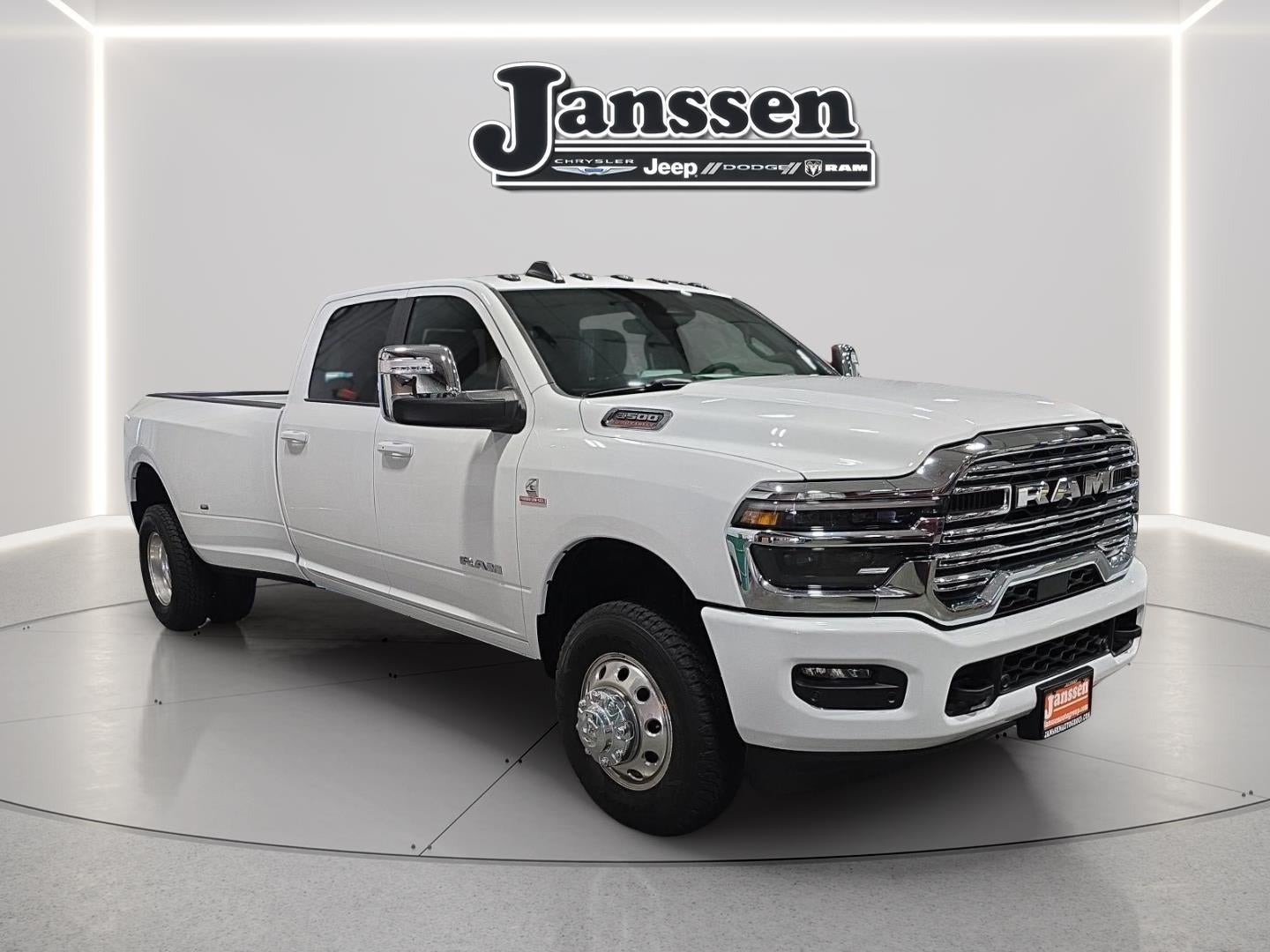 2026 RAM 3500 RAM 3500 LARAMIE CREW CAB 4X4 8' BOX