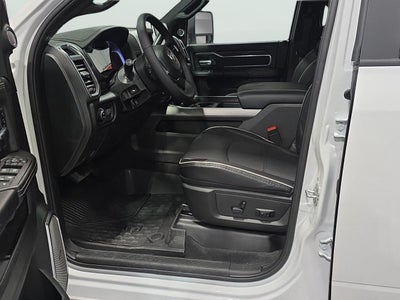 2026 RAM 3500 RAM 3500 LARAMIE CREW CAB 4X4 8' BOX