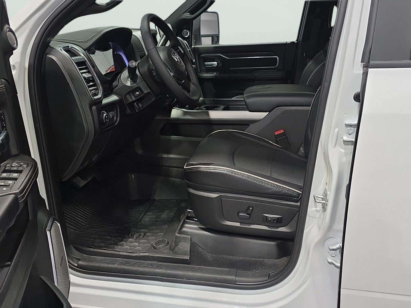 2026 RAM 3500 RAM 3500 LARAMIE CREW CAB 4X4 8' BOX