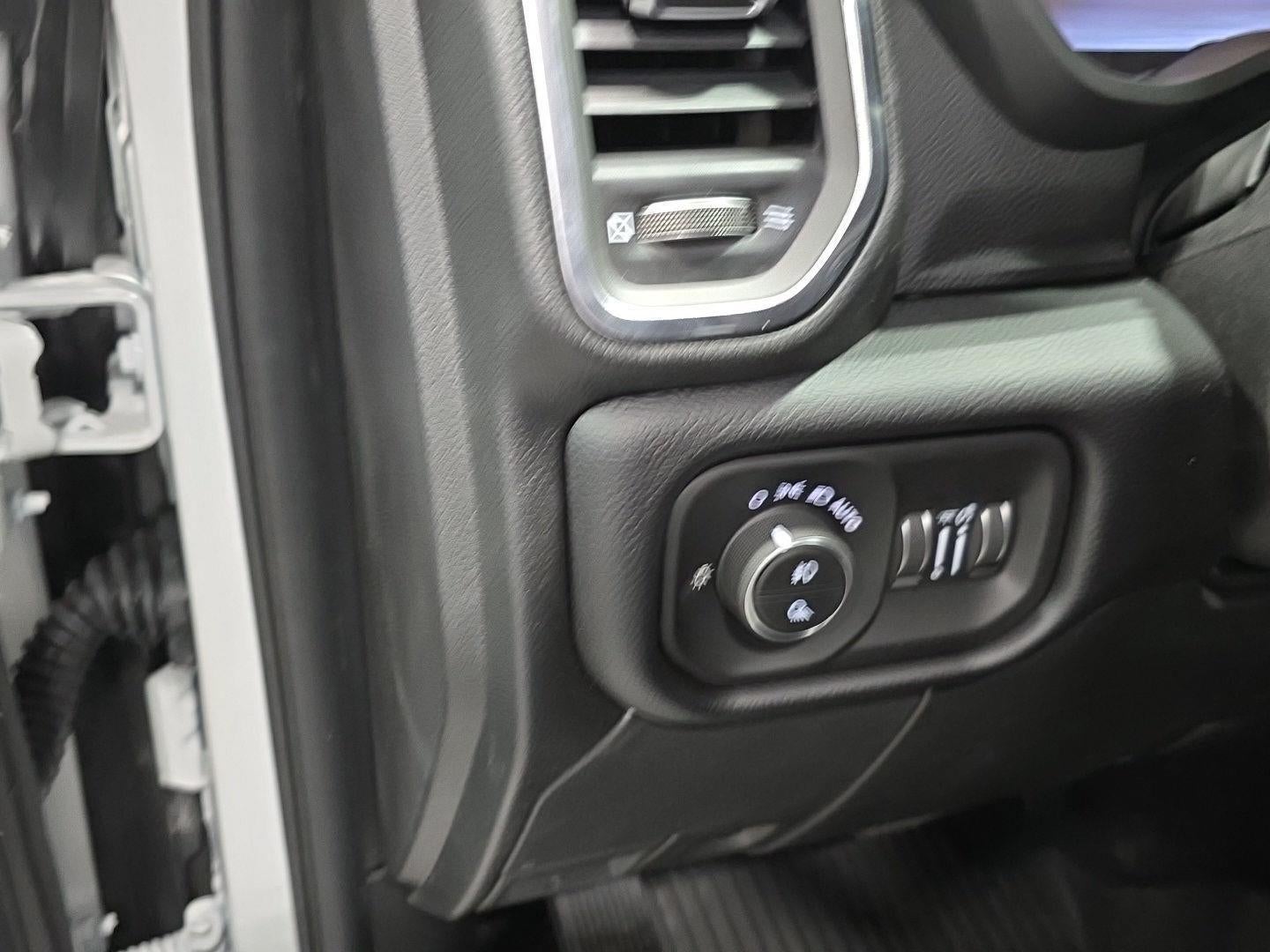 2026 RAM 3500 RAM 3500 LARAMIE CREW CAB 4X4 8' BOX