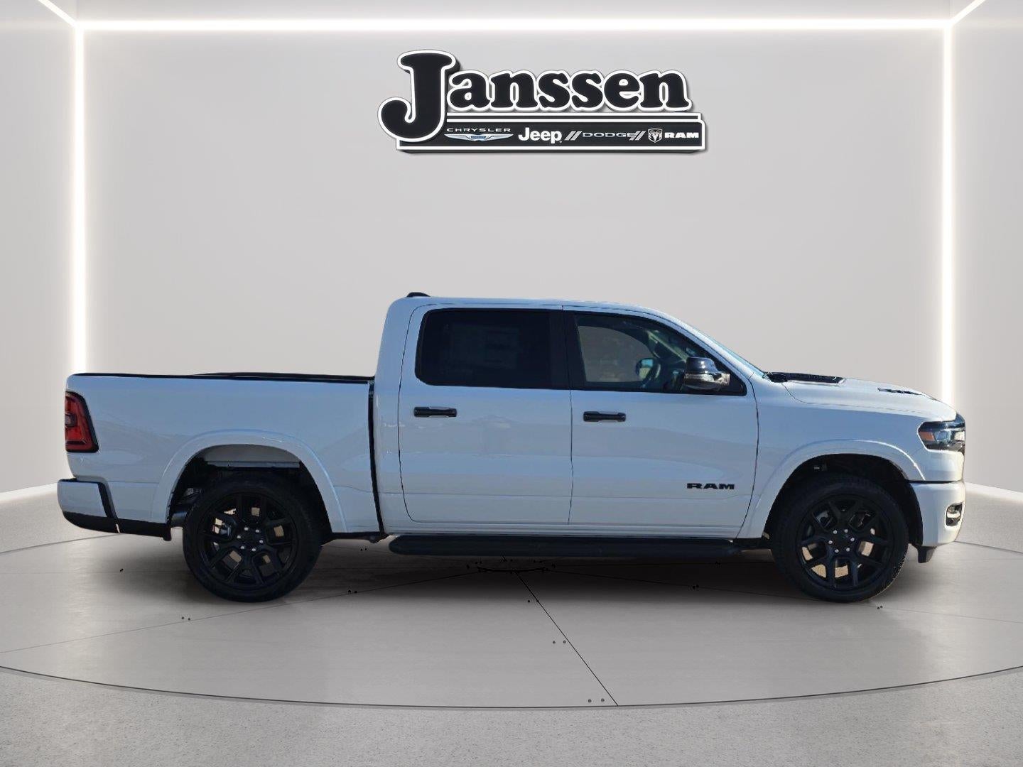 2026 RAM 1500 RAM 1500 LARAMIE CREW CAB 4X4 5'7' BOX