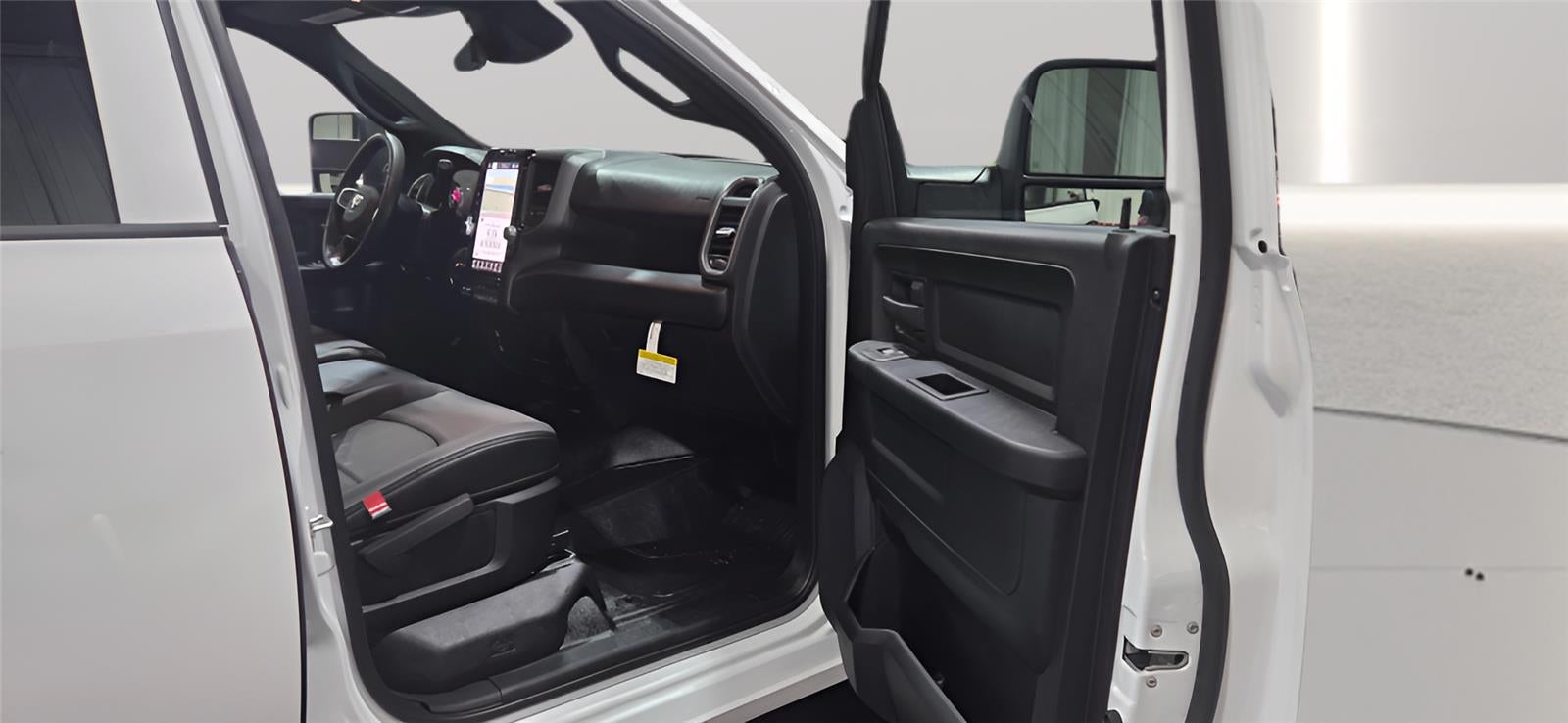 2026 RAM 3500 Chassis Cab RAM 3500 TRADESMAN CREW CAB CHASSIS 4X4 60' CA