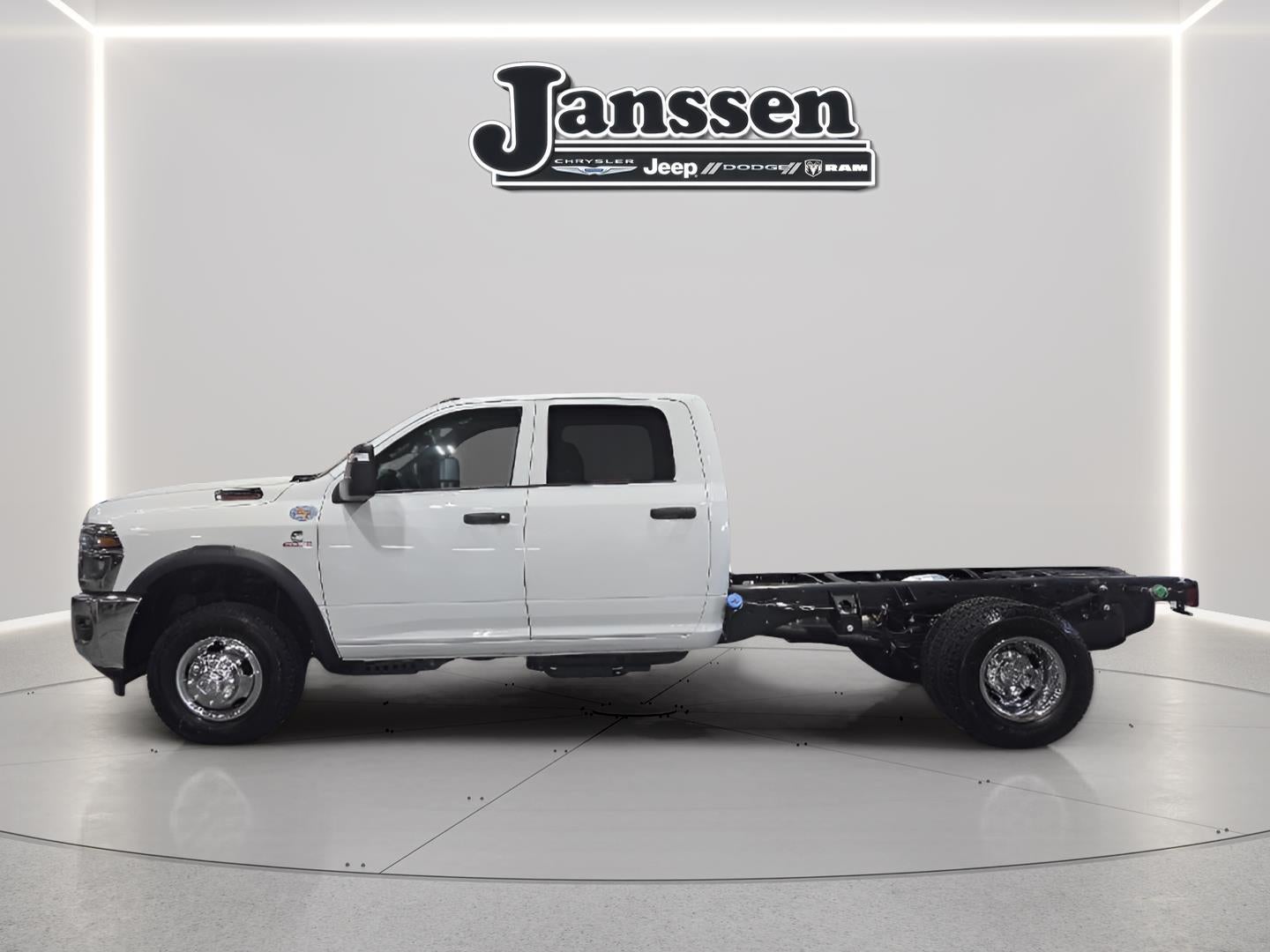2026 RAM 3500 Chassis Cab RAM 3500 TRADESMAN CREW CAB CHASSIS 4X4 60' CA