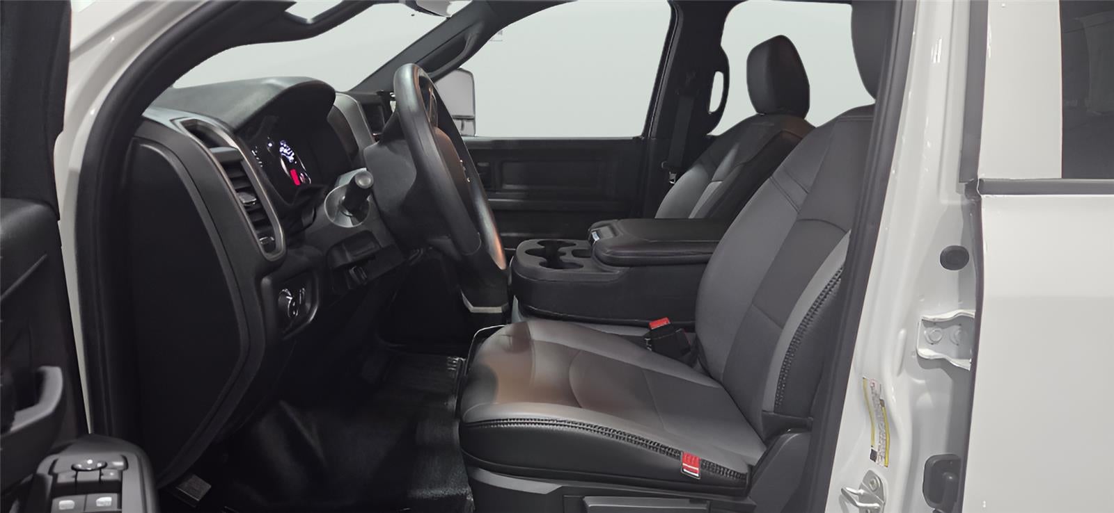 2026 RAM 3500 Chassis Cab RAM 3500 TRADESMAN CREW CAB CHASSIS 4X4 60' CA