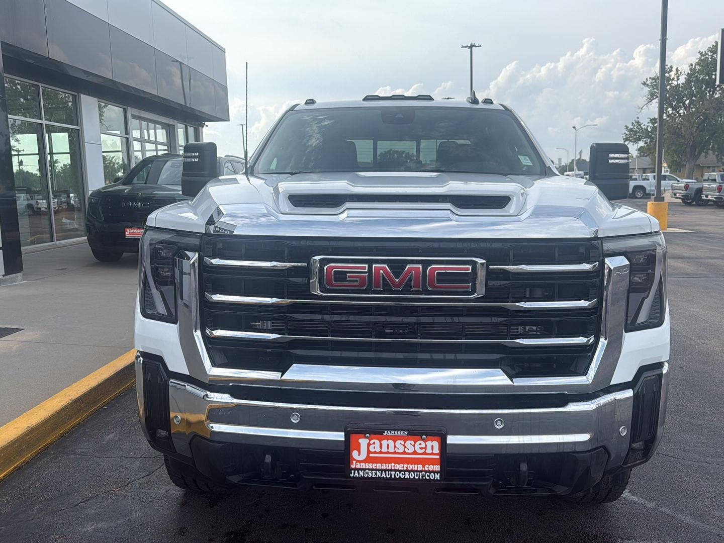 2026 GMC Sierra 2500 HD SLE