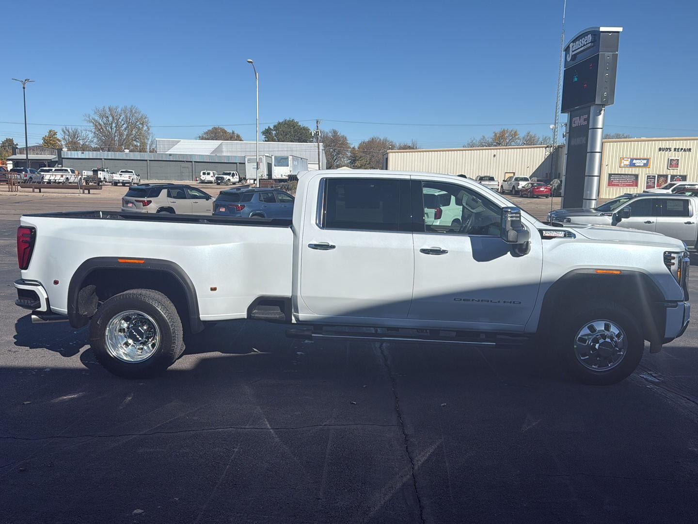 2026 GMC Sierra 3500 HD Denali DRW