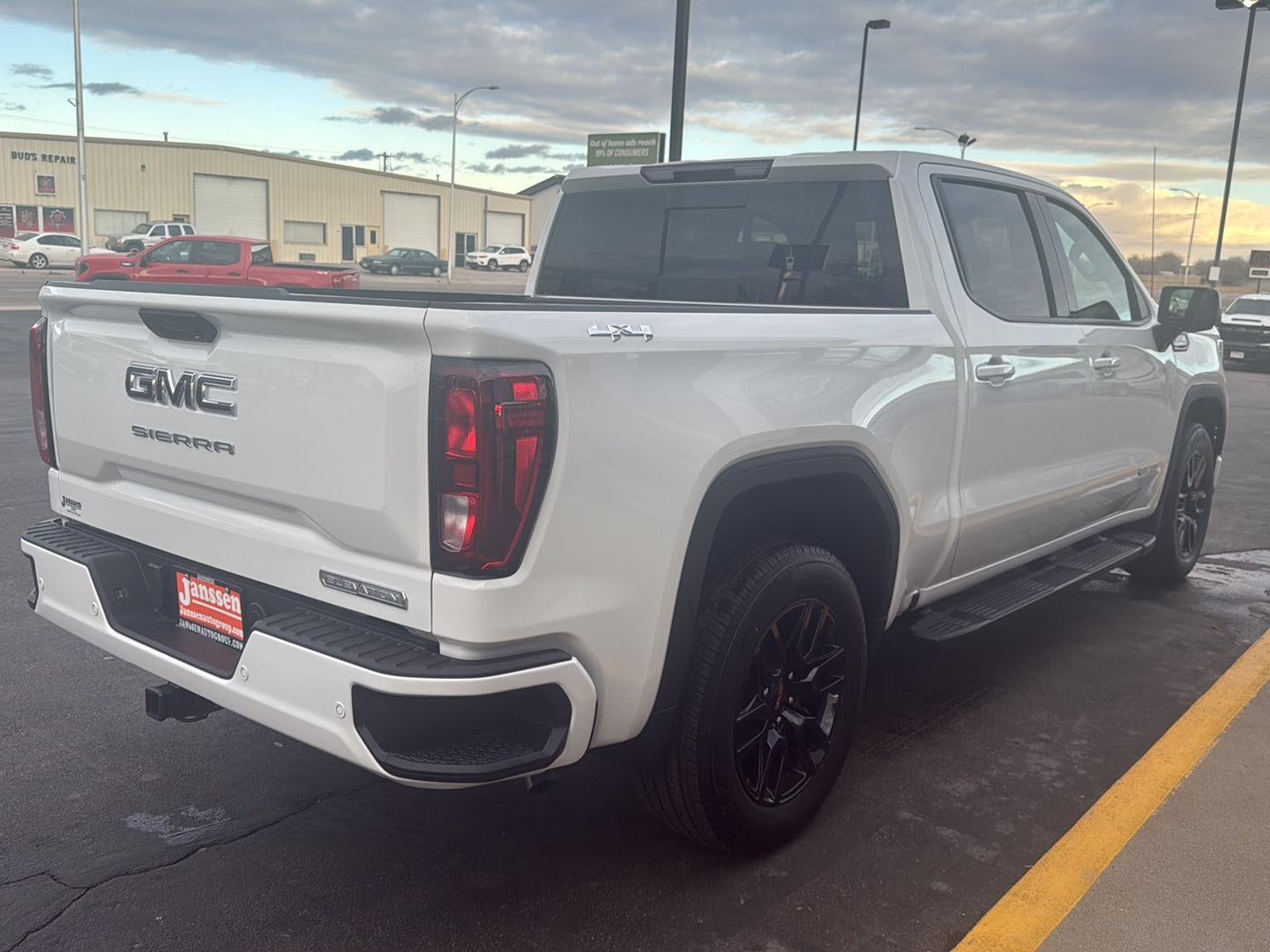 2026 GMC Sierra 1500 Elevation