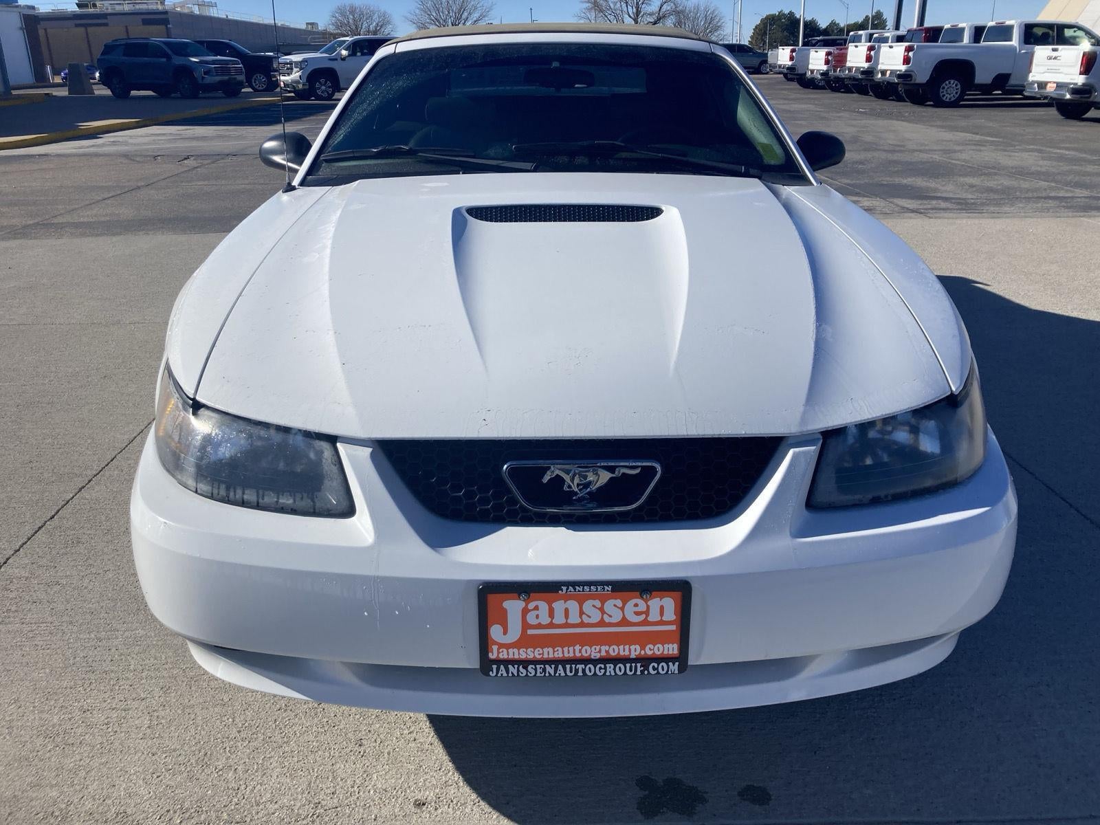 2002 Ford Mustang Deluxe