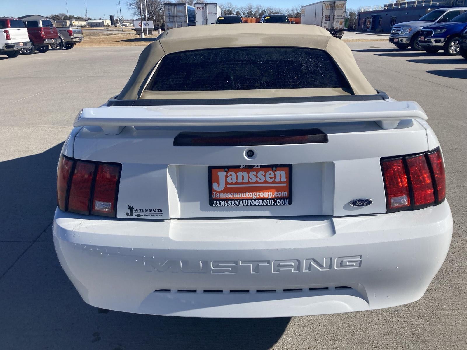 2002 Ford Mustang Deluxe