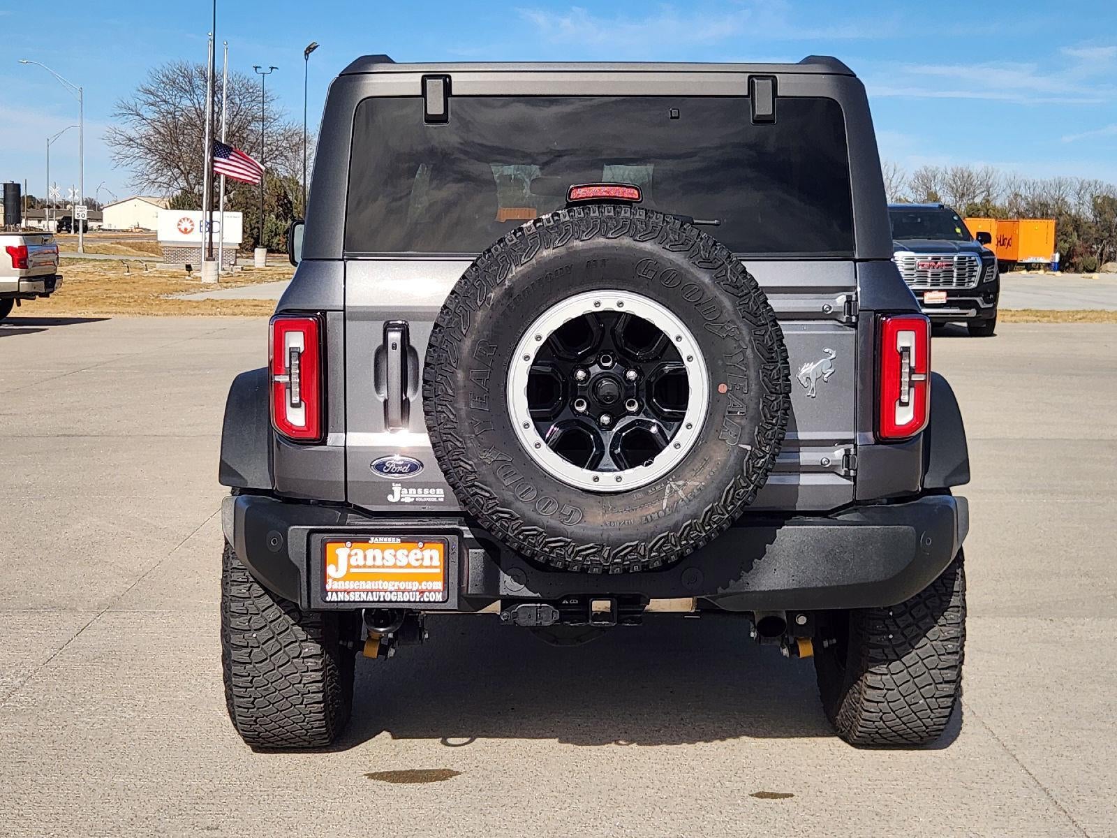 2023 Ford Bronco Base