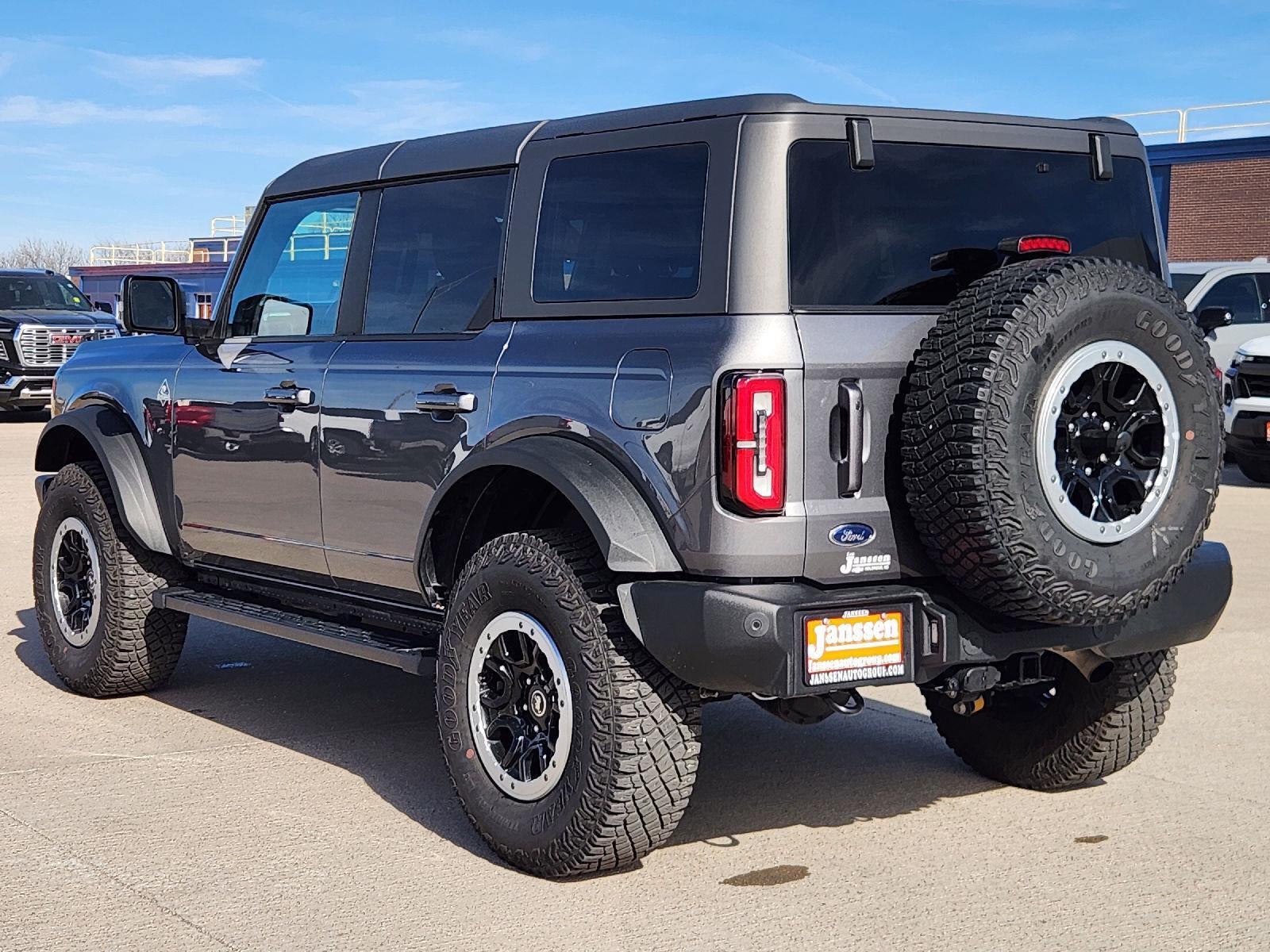 2023 Ford Bronco Base