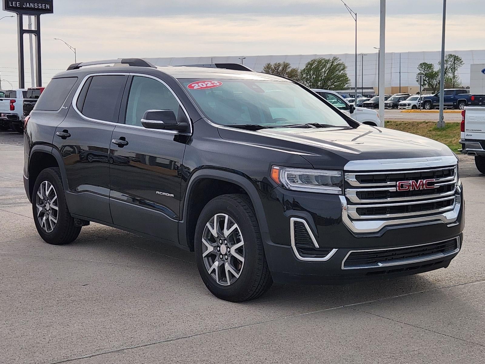 2023 GMC Acadia SLE